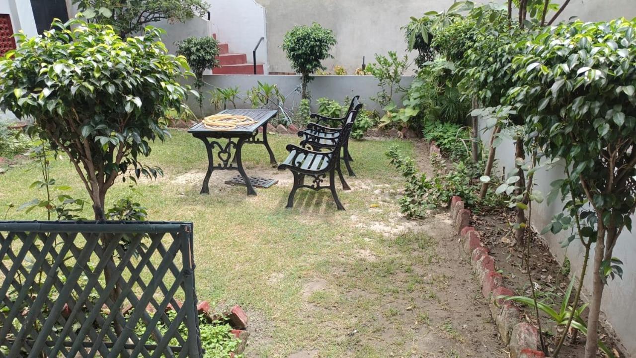 Tourist Guest House Amritsar Ngoại thất bức ảnh